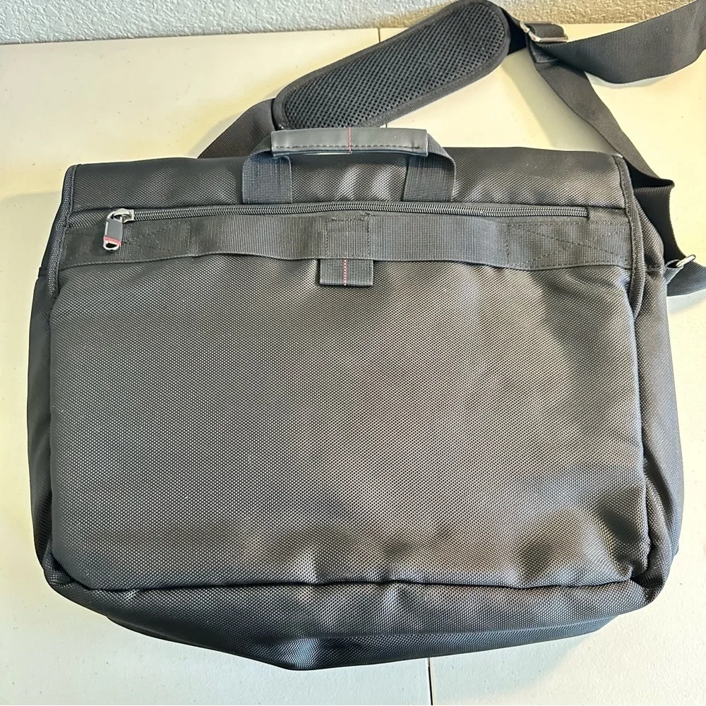 Samsonite Black Laptop Messenger Bag